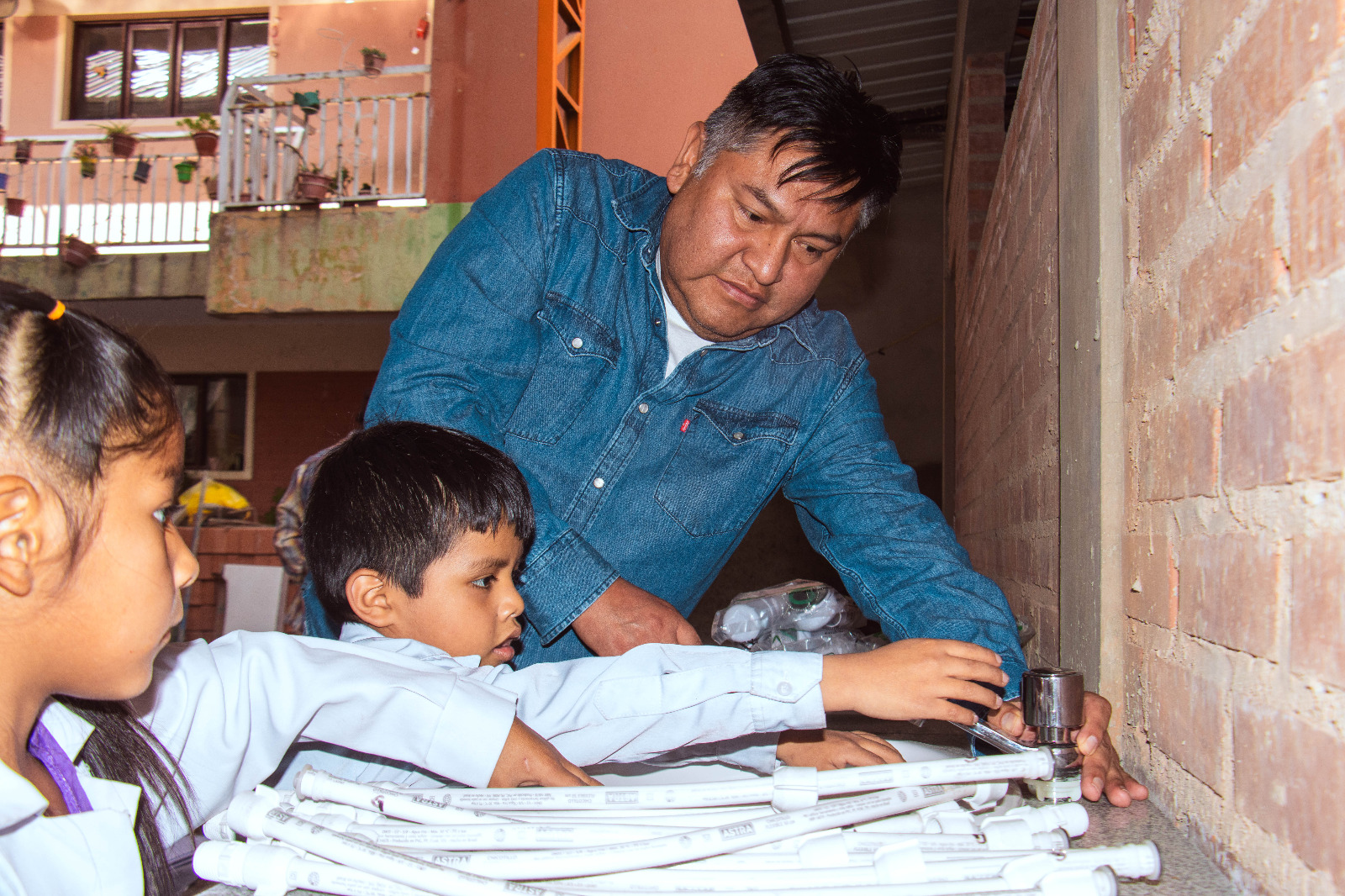 Baños escolares con 90% de avance beneficiarán a estudiantes de nivel inicial en la U.E. San José de Kami